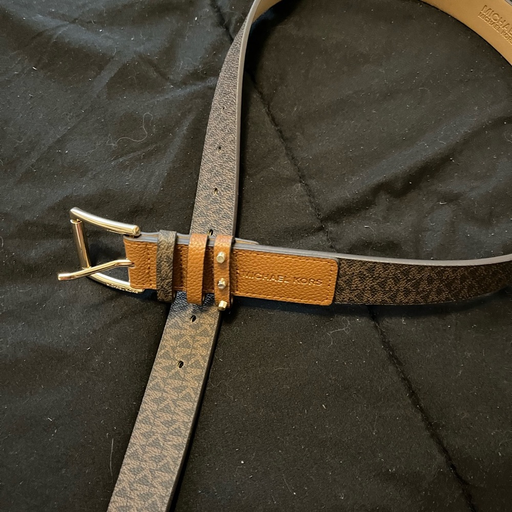 Michael Kors brown emblem belt